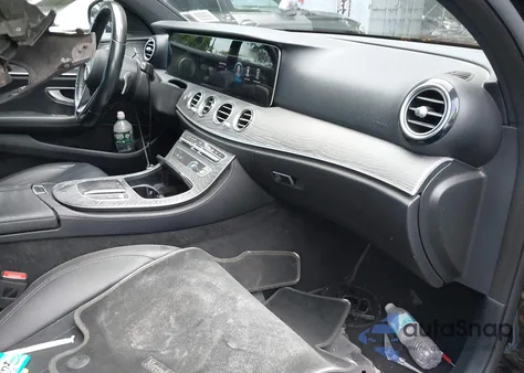 2021 Mercedes-Benz E 350 4Matic z USA, uszkodzony, nr VIN W1KZF8EB0MA873235